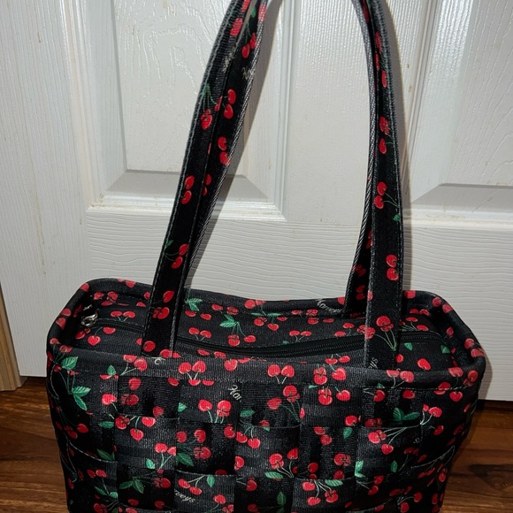 Harveys seatbelt cherry bomb large satchel shoulder bag - Picture 14 of 15